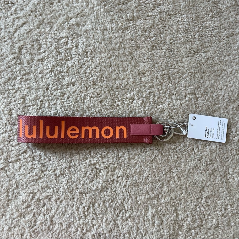 Lululemon Never Lost Keychain Brier Rose/Orange Frappe